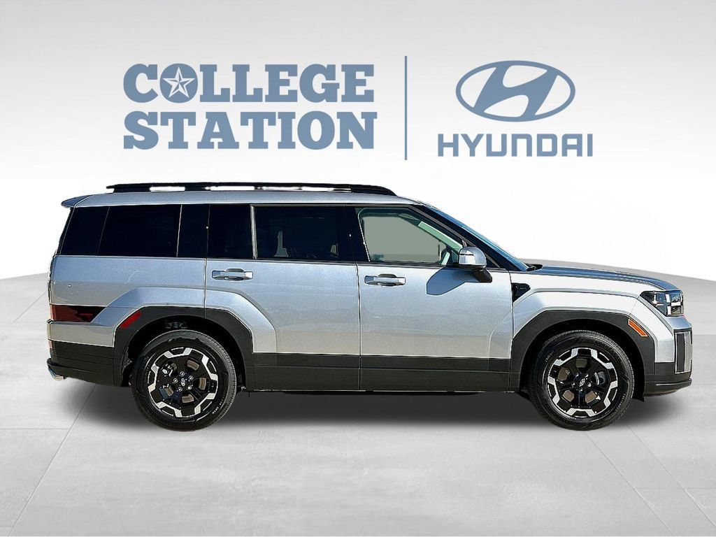 Used 2025 Hyundai Santa Fe SEL FWD image 9