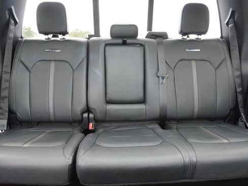 Certified 2020 Ford Edge Titanium FWD image 28