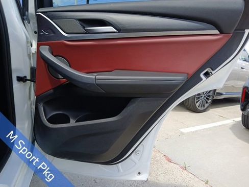 Used 2023 BMW X4 xDrive30i w/ M Sport Package image 9