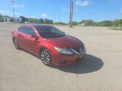 Used 2016 Nissan Altima 2.5 SV w/ Convenience Package