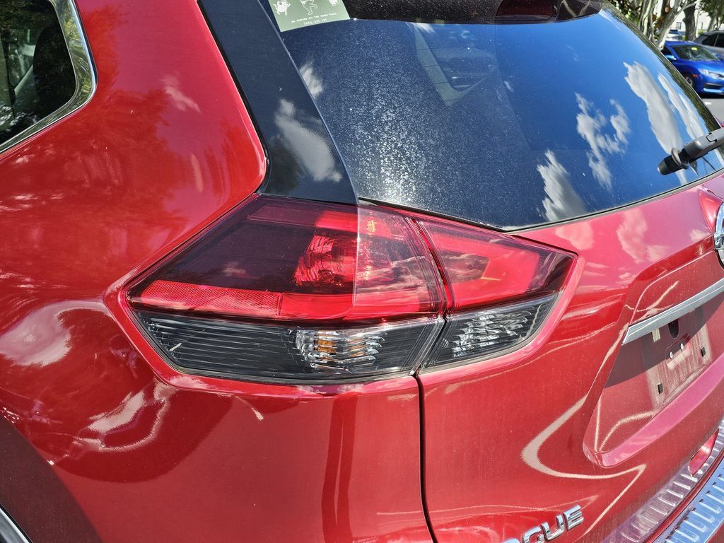 Used 2019 Nissan Rogue SV FWD image 8
