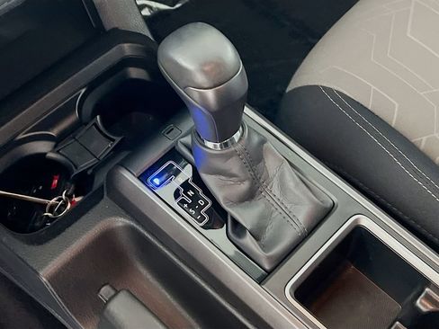 Certified 2023 Toyota Tacoma TRD Off-Road AWD/4WD image 15