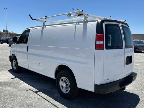 Used 2020 Chevrolet Express 2500 w/ Driver Convenience Package RWD image 7