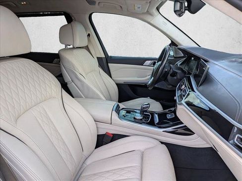 Used 2022 BMW ALPINA XB7 AWD/4WD image 23
