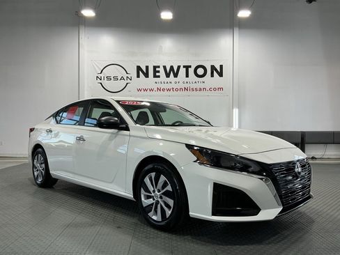 Used 2025 Nissan Altima 2.5 S image 33