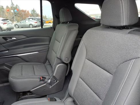 Used 2025 Chevrolet Traverse LT w/ Driver Confidence Package image 21
