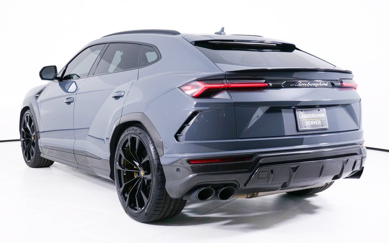 Used 2022 Lamborghini Urus AWD/4WD image 17