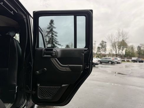 Used 2016 Jeep Wrangler Unlimited Sport w/ Connectivity Group image 20