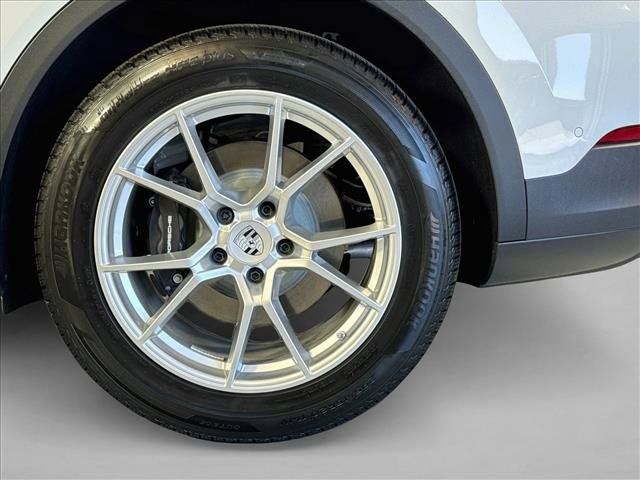 Used 2026 Porsche Cayenne AWD/4WD image 24