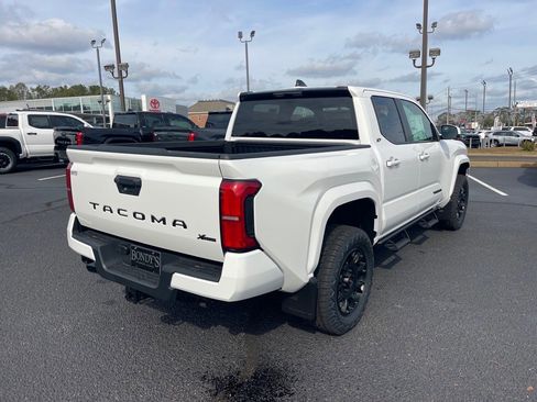 New 2025 Toyota Tacoma SR5 image 14