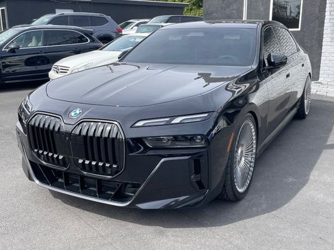 Used 2025 BMW 740i RWD image 8