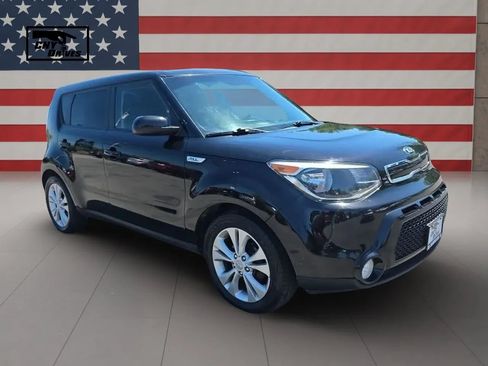 Used 2016 Kia Soul + FWD image 3