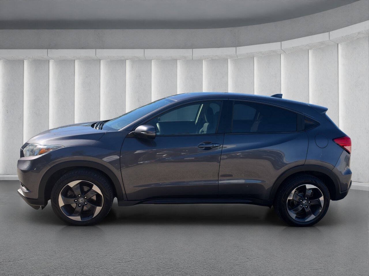 Used 2018 Honda HR-V EX image 2