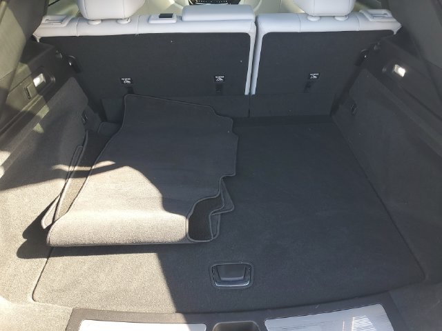 Certified 2024 Cadillac Lyriq Luxury AWD/4WD image 8