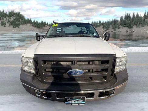 Used 2006 Ford F450 165 W.B. 2D image 8