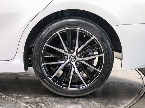 Used 2024 Toyota Camry SE FWD image 10