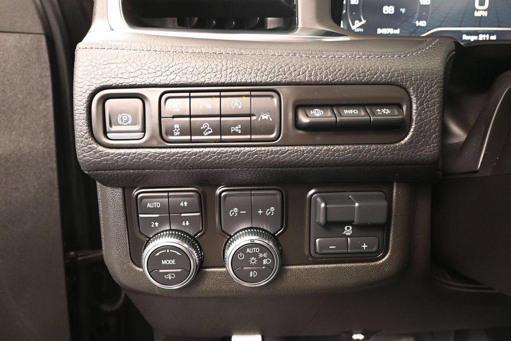 Used 2024 GMC Yukon Denali w/ Denali Reserve Package AWD/4WD image 25