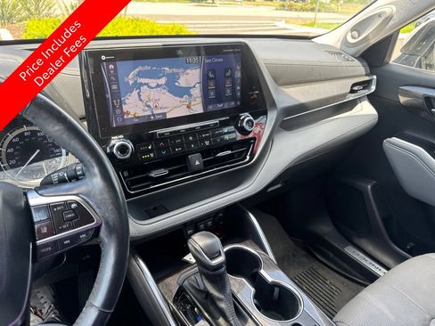 Used 2021 Toyota Highlander Limited AWD/4WD image 12
