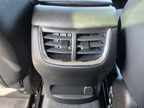 Used 2021 Chevrolet Malibu LT image 17