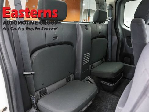 Used 2022 Nissan Frontier S RWD image 22
