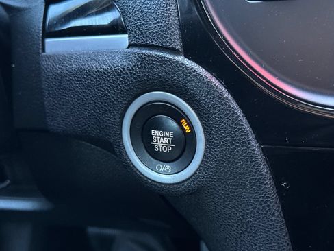 Used 2019 Chrysler 300 S RWD image 20