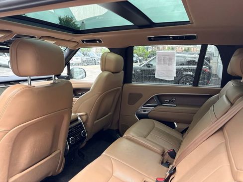 Used 2024 Land Rover Range Rover Long Wheelbase SE AWD/4WD image 9