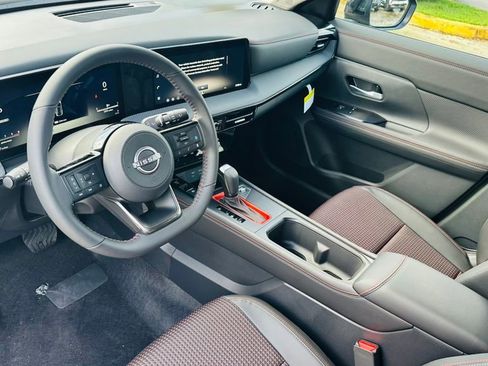 New 2026 Nissan Kicks SR FWD image 13