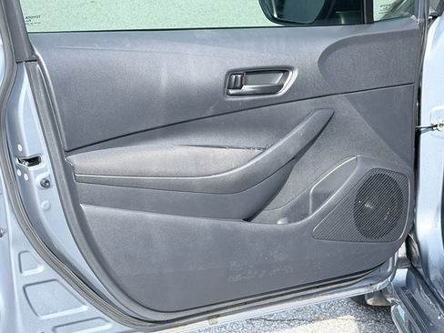 Used 2025 Toyota Corolla LE FWD image 28