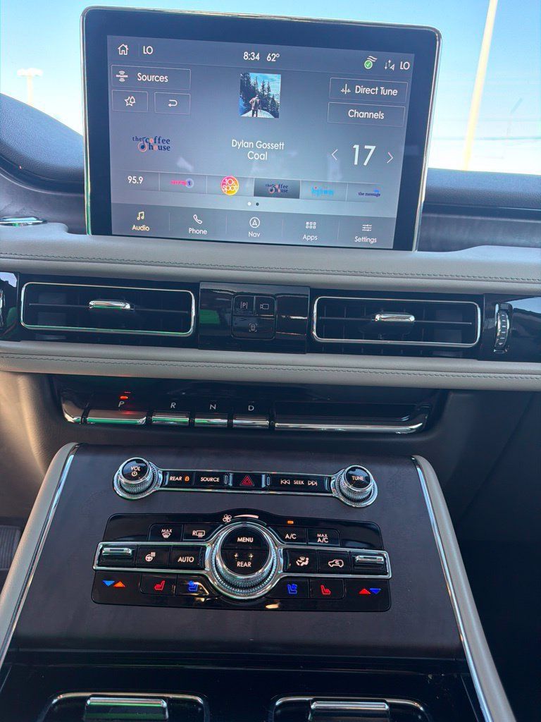 Used 2023 Lincoln Aviator Reserve w/ Equipment Group 201A RWD image 12