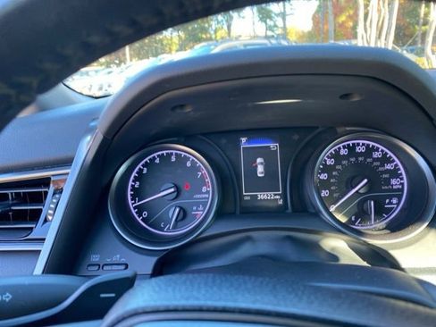 Used 2022 Toyota Camry SE image 23