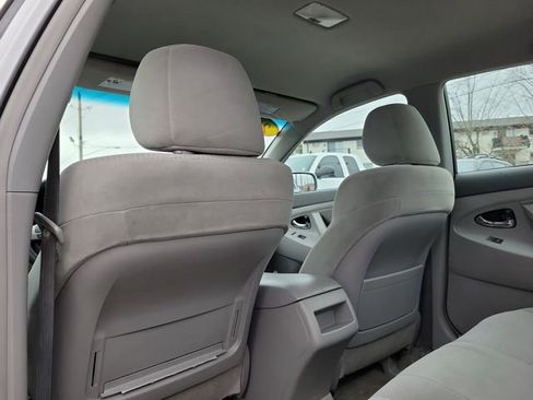 Used 2011 Toyota Camry image 13
