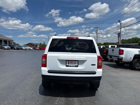 Used 2016 Jeep Patriot Latitude FWD image 4