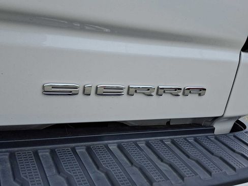 Used 2021 GMC Sierra 1500 Denali w/ Denali Ultimate Package AWD/4WD image 36