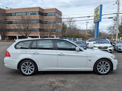 Used 2012 BMW 328i xDrive Wagon image 6