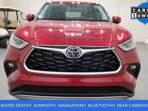 Used 2022 Toyota Highlander Platinum AWD/4WD image 2