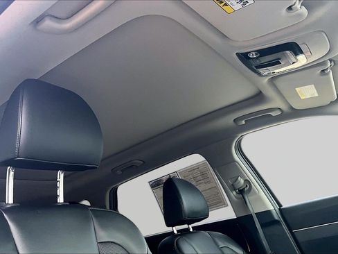 Used 2025 Kia Sorento EX w/ EX Panoramic Sunroof Package AWD/4WD image 30
