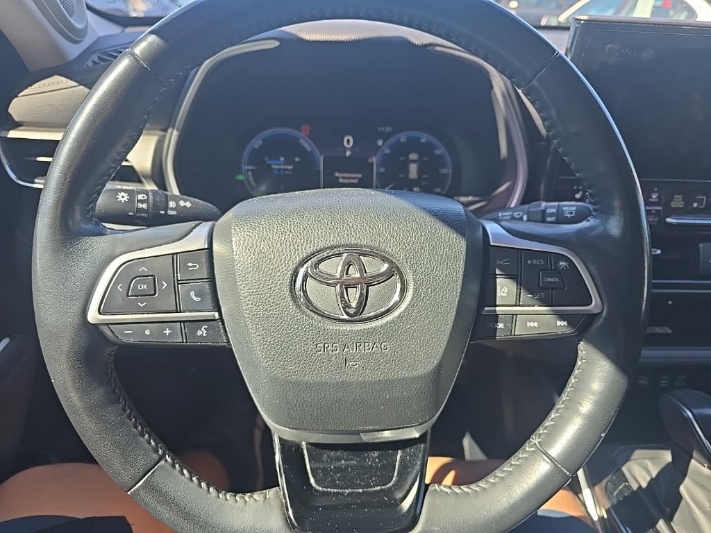 Used 2023 Toyota Highlander Limited AWD/4WD image 15