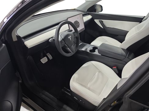 Certified 2022 Tesla Model Y Performance AWD/4WD image 9