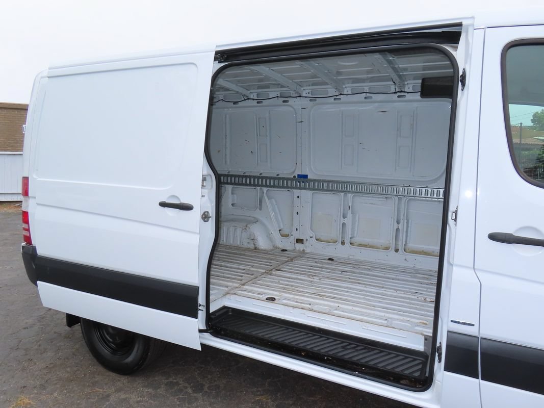 Used 2016 Mercedes-Benz Sprinter 2500 image 23