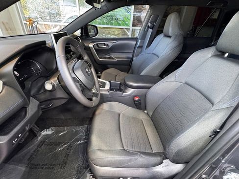 Certified 2025 Toyota RAV4 SE AWD/4WD image 24