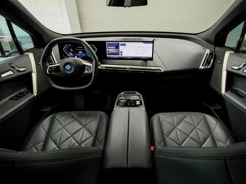 Used 2024 BMW iX xDrive50 w/ Premium Package AWD/4WD image 15