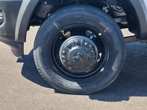 New 2026 RAM 5500 Tradesman AWD/4WD image 9