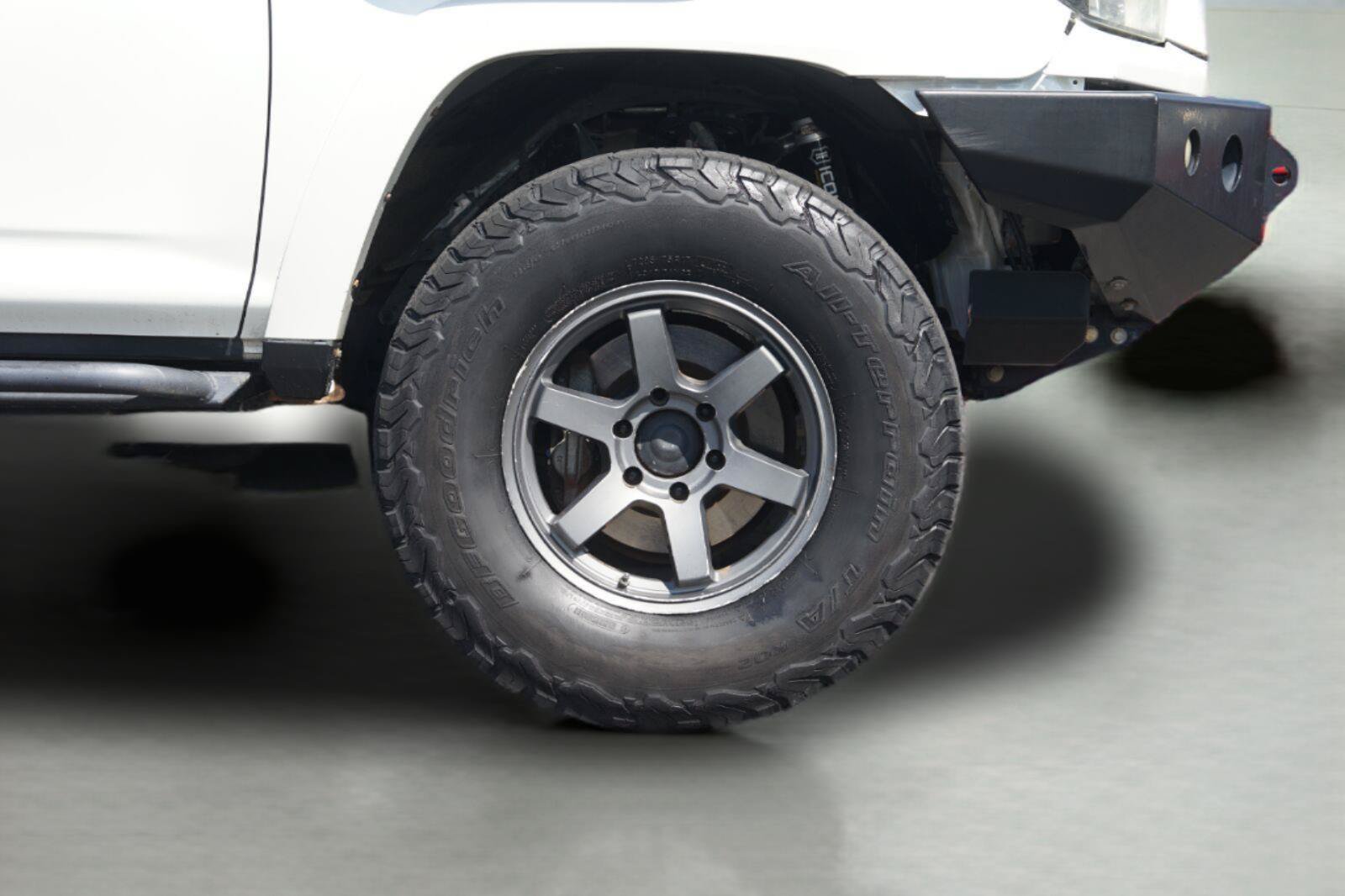 Used 2012 Toyota 4Runner Limited AWD/4WD image 4