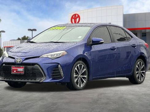 Used 2018 Toyota Corolla SE w/ SE Premium Package image 9