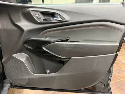Used 2024 Chevrolet Trax RS FWD image 24