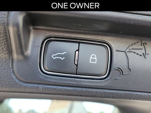 Certified 2022 Ford Explorer XLT w/ Equipment Group 202A AWD/4WD image 8