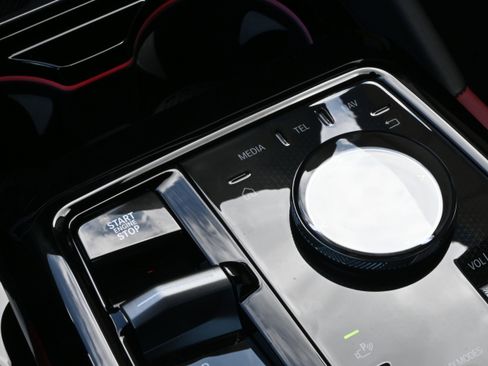 New 2026 BMW 530i RWD image 19