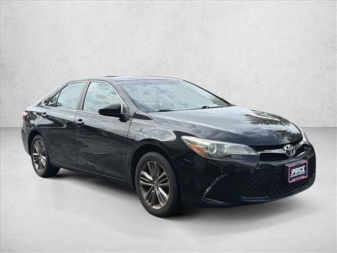 Used 2016 Toyota Camry SE FWD image 3