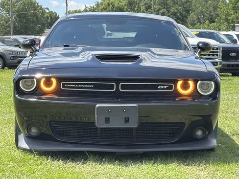 Used 2022 Dodge Challenger GT RWD image 3