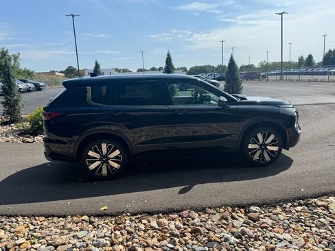 New 2025 Mitsubishi Outlander SE image 6